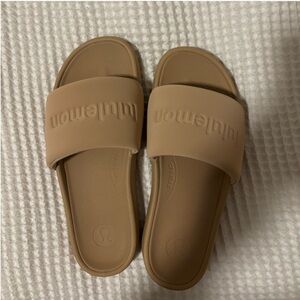 Lululemon TAN Slide Sandals Sz 8